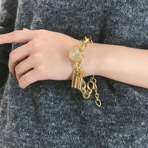 https://shineoss.oss-cn-hongkong.aliyuncs.com/wang/2025/08/30/3bab33e1-3eb5-474a-9a45-c9a7d28c4a6b.jpg