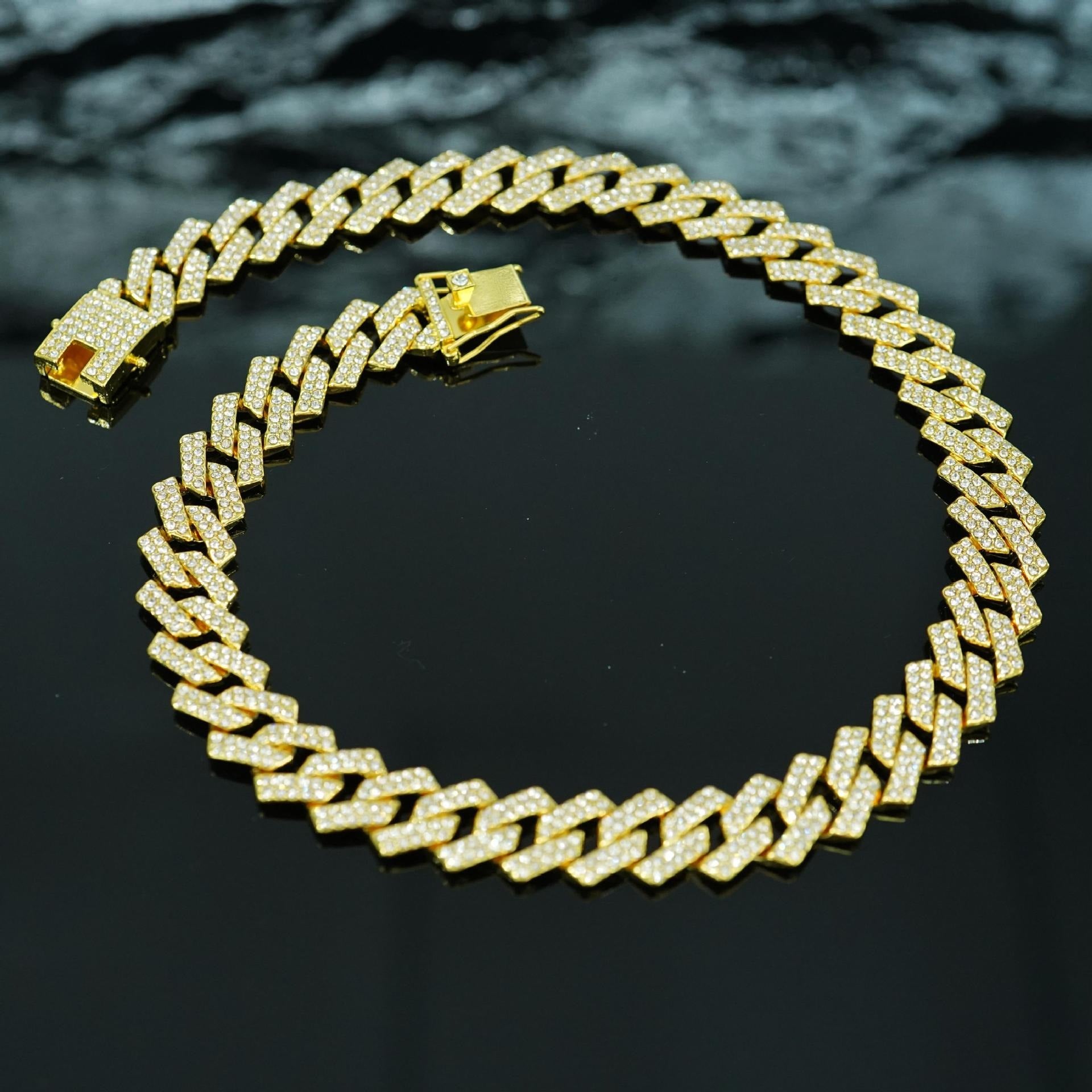 https://shineoss.oss-cn-hongkong.aliyuncs.com/wang/2025/06/07/479495bd-7b2b-496c-8a8f-35dbeca00ae0.jpg